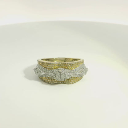 Yellow Gold Multistone Ring with Brilliant Cut Diamonds