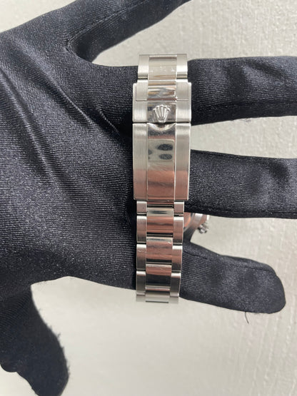 Rolex Daytona Black Dial on Oyster Ref 116520 with Card Old Green